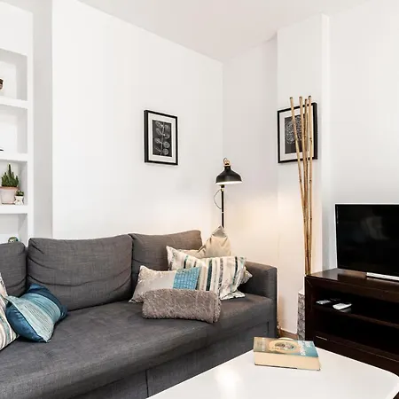 Lovely Next To The Beach דירה *